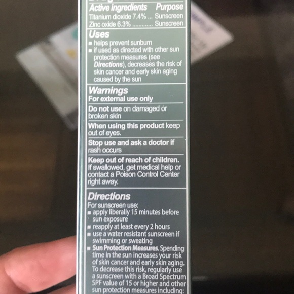 BN ItCosmetics Foundation and Brush - Picture 5 of 6